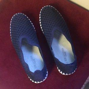 Ilse Jacobsen navy sneakers.  Worn once. Size 37.